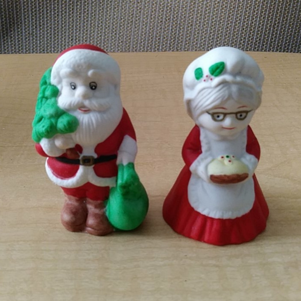 Vtg Russ & Berrie Santa & Mrs Santa Salt & Pepper